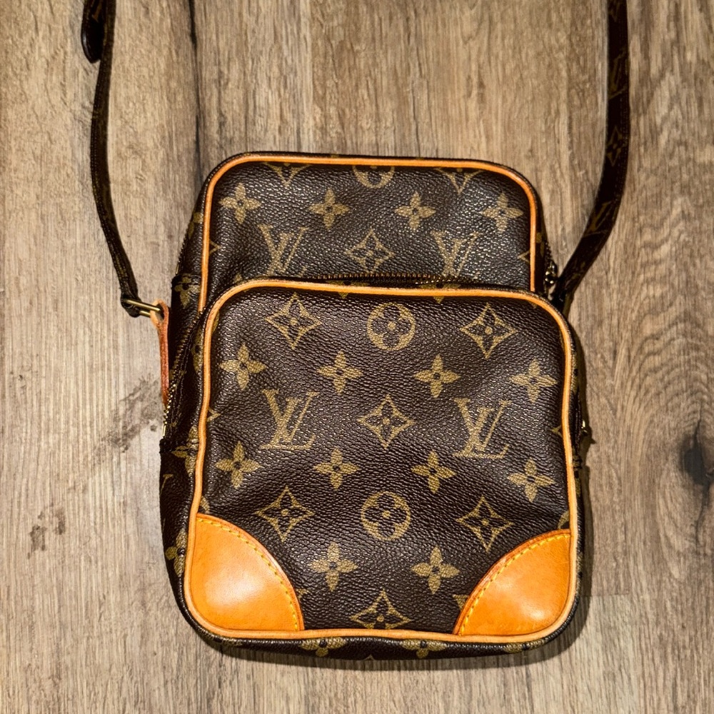 Vintage LOUIS VUITTON Amazone 22 Coated Canvas Crossbody Bag